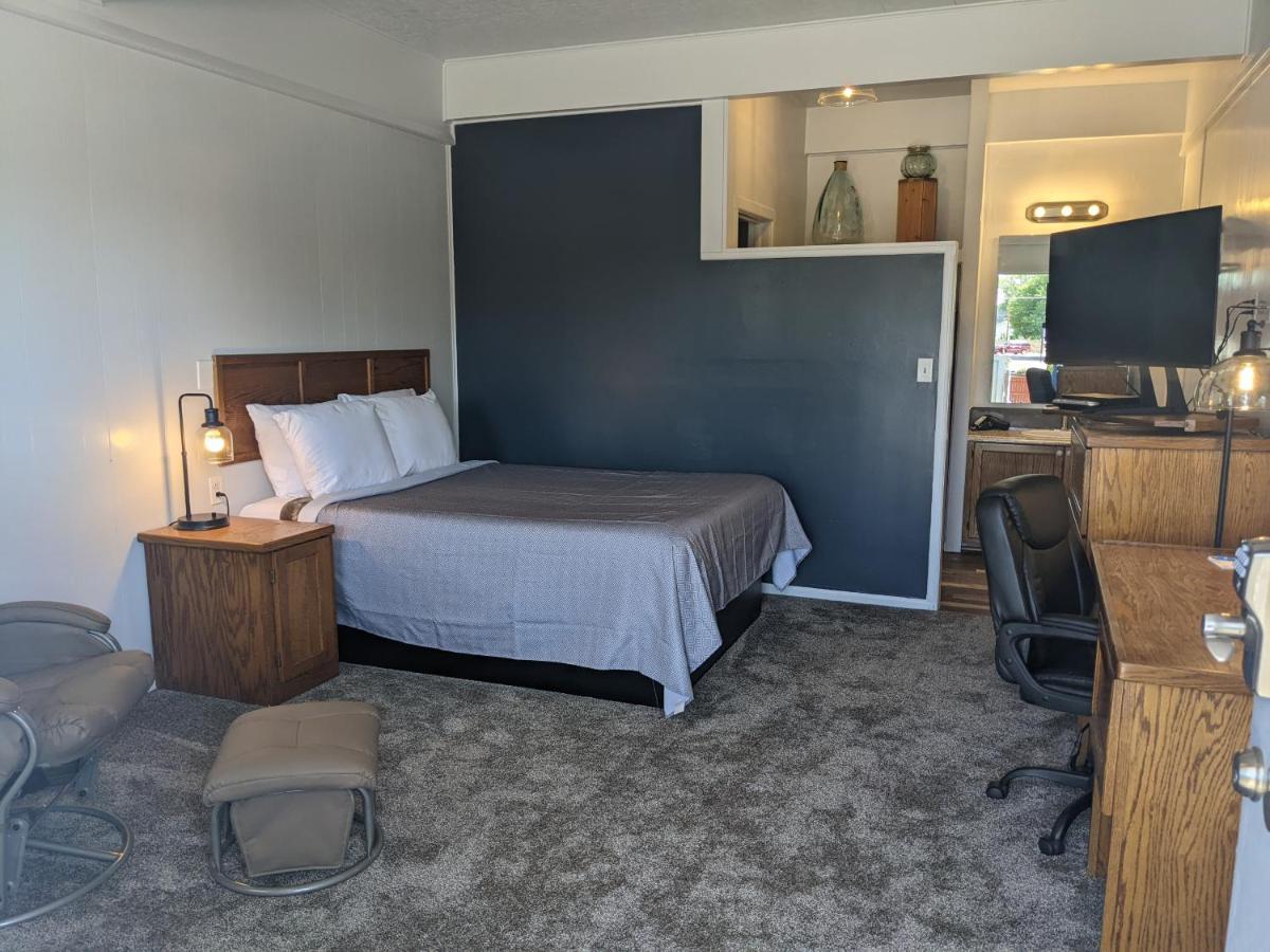 The Oakwood Inn Sterling Bagian luar foto