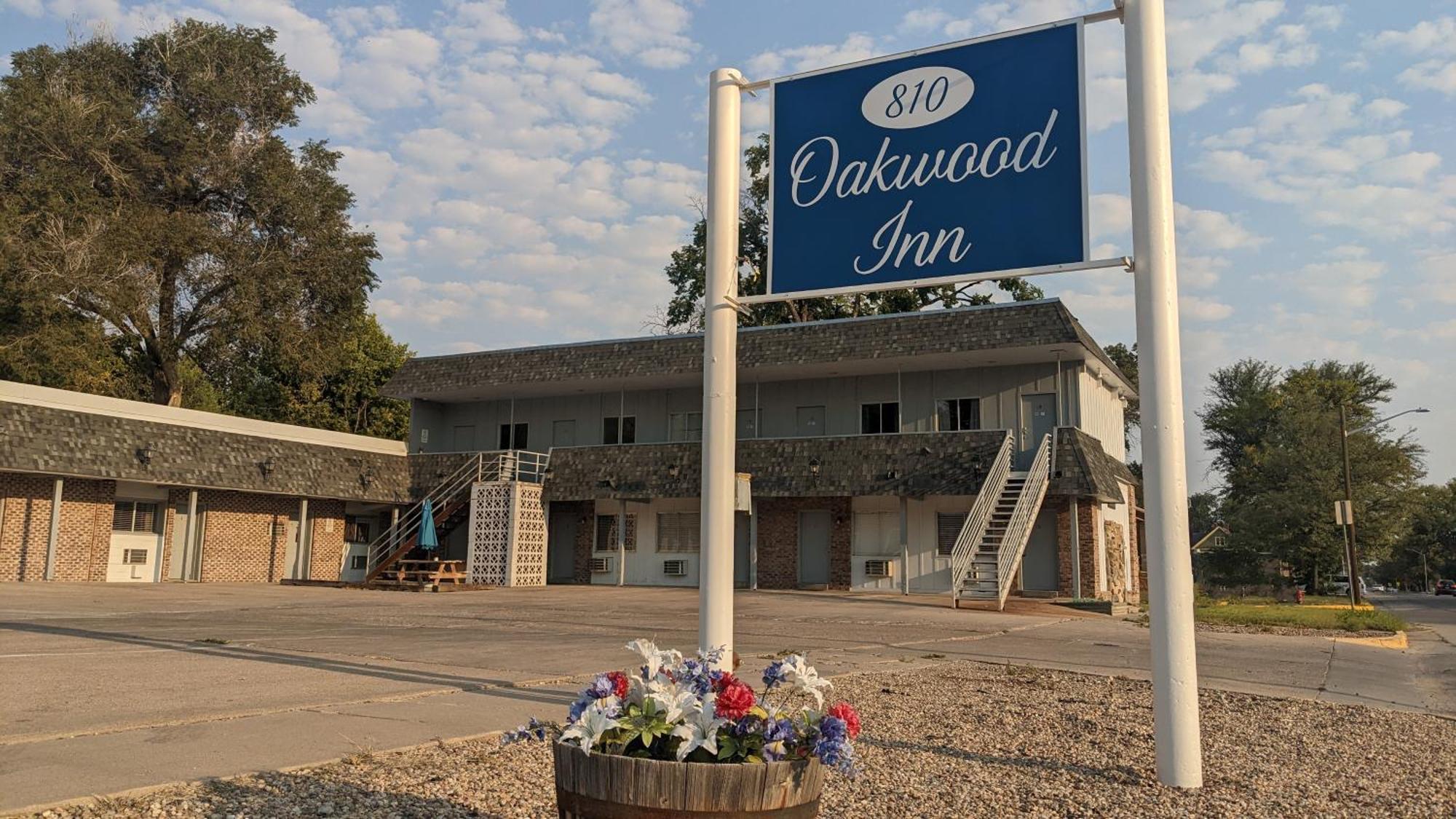 The Oakwood Inn Sterling Bagian luar foto
